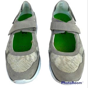 MEPHISTO’s SANO women’s Mary Jane type sneaker, size 7 1/2, VGC